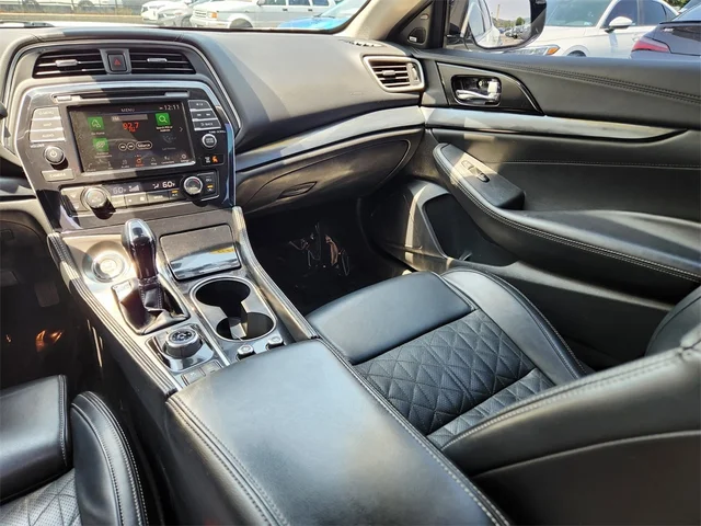 SEMINUEVOS NISSAN Maxima at  Reading in Piazza Acura of Reading