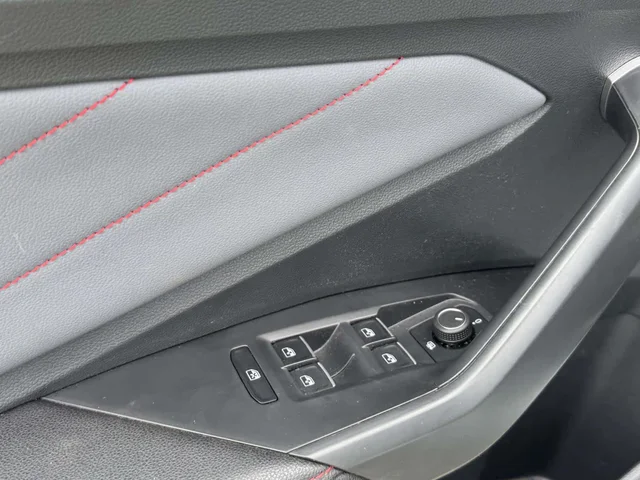 SEMINUEVOS VOLKSWAGEN Jetta GLI a Estados en autogozo
