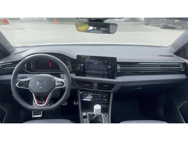 SEMINUEVOS VOLKSWAGEN Jetta GLI a Estados en autogozo