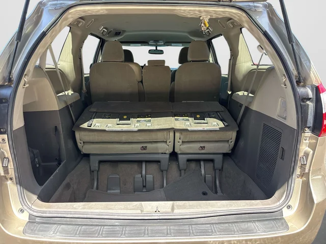 SEMINUEVOS TOYOTA Sienna a Estados en autogozo