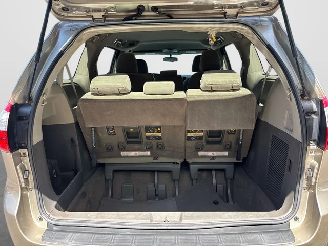 SEMINUEVOS TOYOTA Sienna a Estados en autogozo