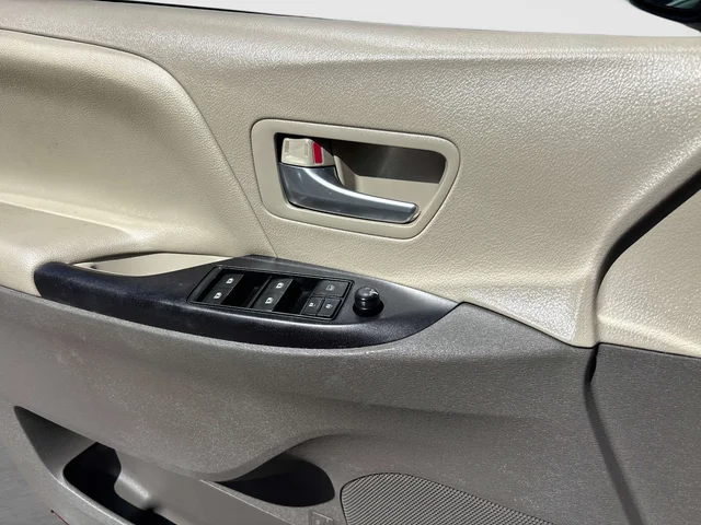 SEMINUEVOS TOYOTA Sienna a Estados en autogozo