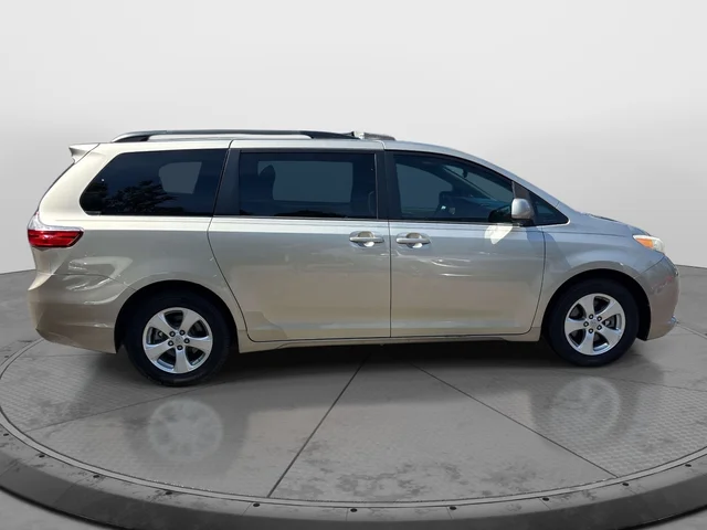 SEMINUEVOS TOYOTA Sienna a Estados en autogozo