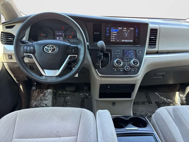 SEMINUEVOS TOYOTA Sienna a Estados en autogozo