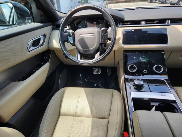 SEMINUEVOS LAND ROVER Range Rover Velar at  Reading in Piazza Acura of Reading