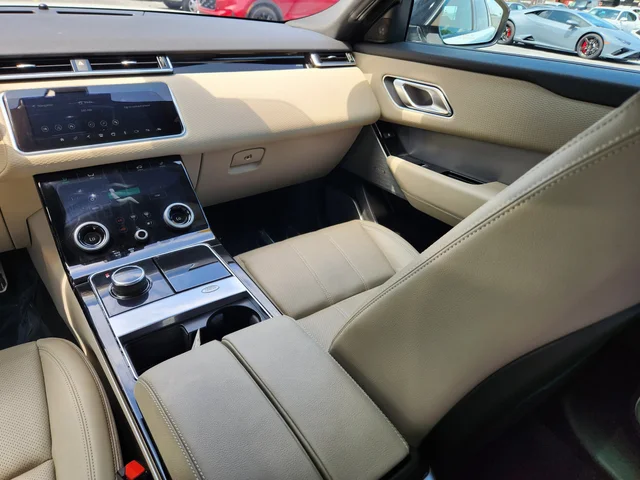 SEMINUEVOS LAND ROVER Range Rover Velar at  Reading in Piazza Acura of Reading
