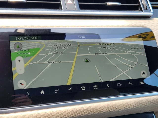 SEMINUEVOS LAND ROVER Range Rover Velar at  Reading in Piazza Acura of Reading