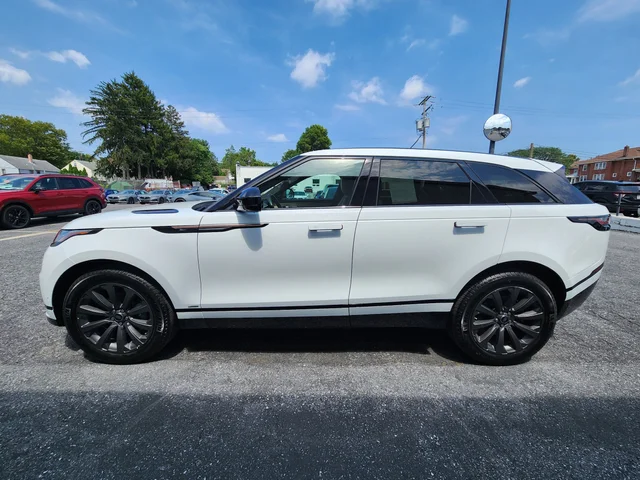 SEMINUEVOS LAND ROVER Range Rover Velar at  Reading in Piazza Acura of Reading