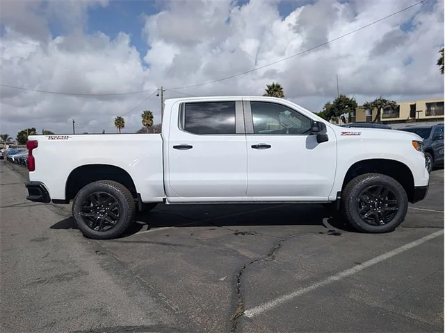 Nuevos CHEVROLET SILVERADO 1500 à National City chez Cumming Chevrolet
