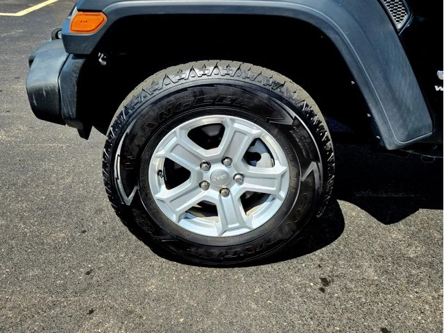 SEMINUEVOS JEEP Wrangler at Columbus in Bob Caldwell Chrysler Jeep Dodge Ram