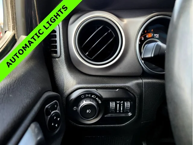 SEMINUEVOS JEEP Wrangler at Columbus in Bob Caldwell Chrysler Jeep Dodge Ram