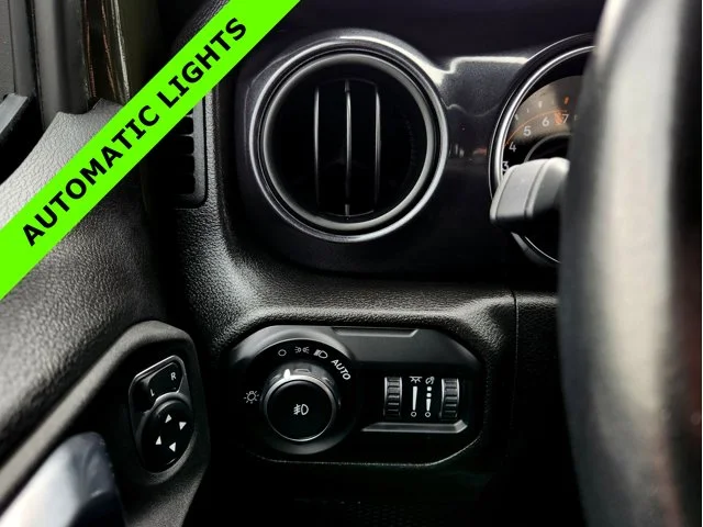 SEMINUEVOS JEEP Wrangler Unlimited at Columbus in Bob Caldwell Chrysler Jeep Dodge Ram