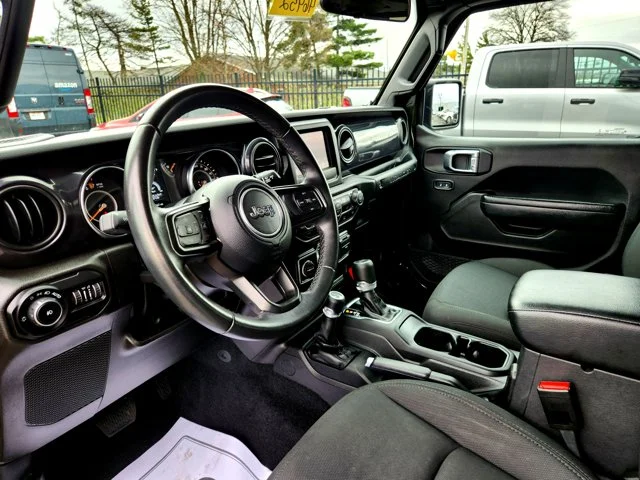 SEMINUEVOS JEEP Wrangler Unlimited at Columbus in Bob Caldwell Chrysler Jeep Dodge Ram
