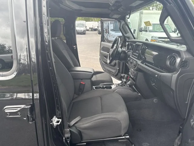 SEMINUEVOS JEEP Wrangler Unlimited at Columbus in Bob Caldwell Chrysler Jeep Dodge Ram