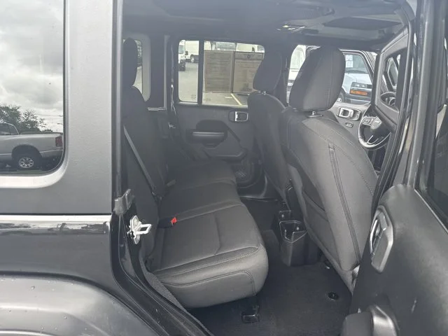 SEMINUEVOS JEEP Wrangler Unlimited at Columbus in Bob Caldwell Chrysler Jeep Dodge Ram