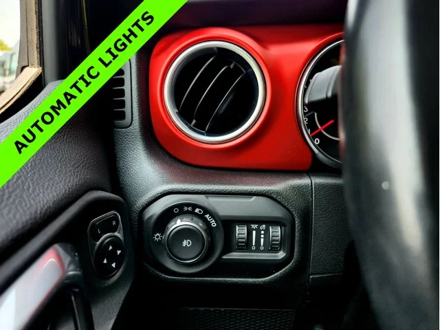 SEMINUEVOS JEEP Wrangler Unlimited at Columbus in Bob Caldwell Chrysler Jeep Dodge Ram