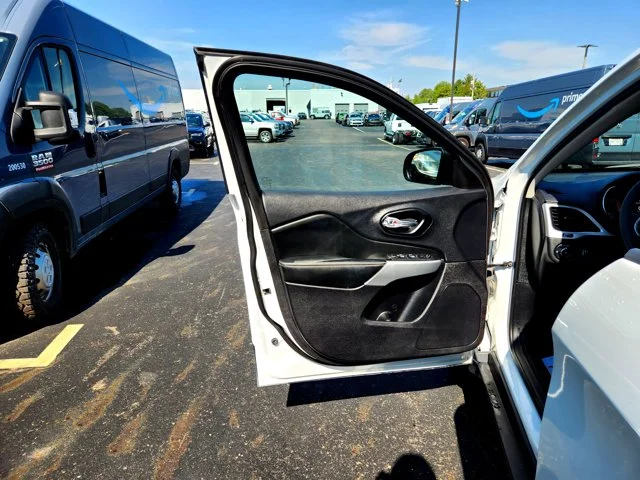 SEMINUEVOS JEEP Cherokee at Columbus in Bob Caldwell Chrysler Jeep Dodge Ram