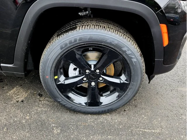 Nuevos JEEP GRAND CHEROKEE at Columbus in Bob Caldwell Chrysler Jeep Dodge Ram