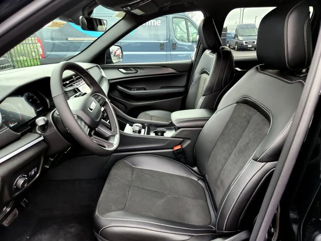 Nuevos JEEP GRAND CHEROKEE at Columbus in Bob Caldwell Chrysler Jeep Dodge Ram