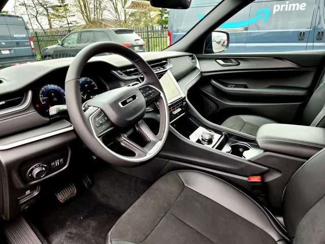 Nuevos JEEP GRAND CHEROKEE at Columbus in Bob Caldwell Chrysler Jeep Dodge Ram