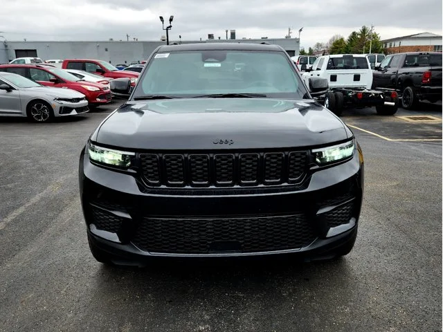 Nuevos JEEP GRAND CHEROKEE at Columbus in Bob Caldwell Chrysler Jeep Dodge Ram
