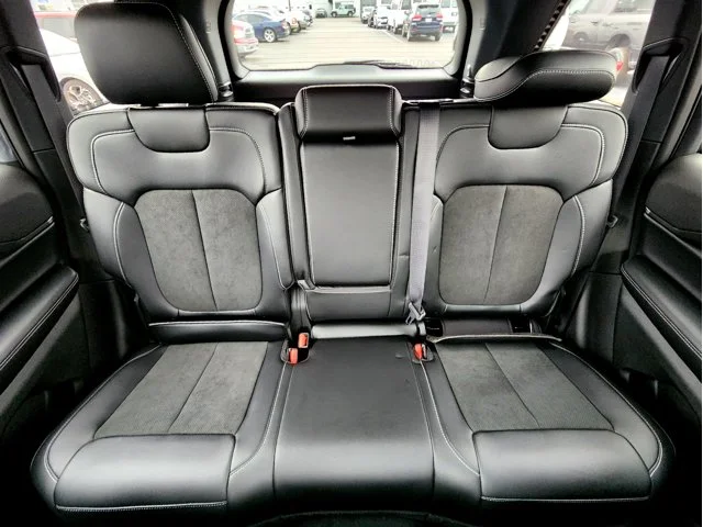 Nuevos JEEP GRAND CHEROKEE at Columbus in Bob Caldwell Chrysler Jeep Dodge Ram
