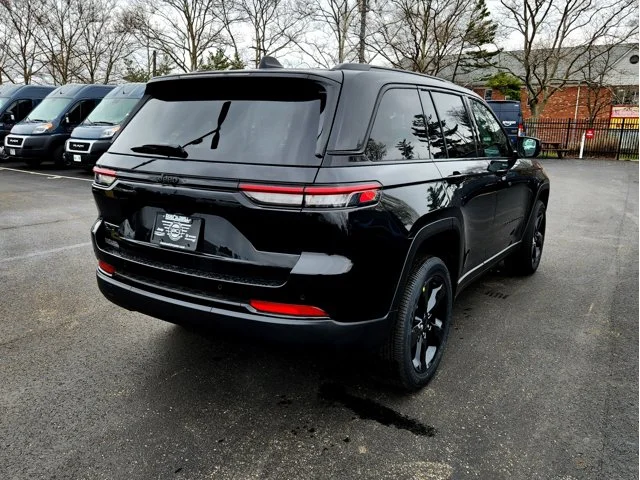 Nuevos JEEP GRAND CHEROKEE at Columbus in Bob Caldwell Chrysler Jeep Dodge Ram