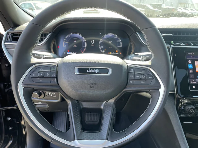 Nuevos JEEP GRAND CHEROKEE à Estados chez autogozo