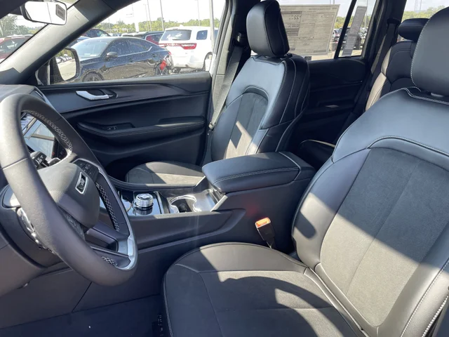 Nuevos JEEP GRAND CHEROKEE à Estados chez autogozo