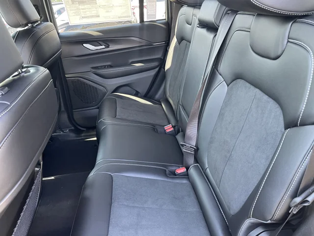 Nuevos JEEP GRAND CHEROKEE à Estados chez autogozo
