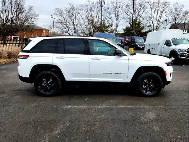 Nuevos JEEP GRAND CHEROKEE at Columbus in Bob Caldwell Chrysler Jeep Dodge Ram