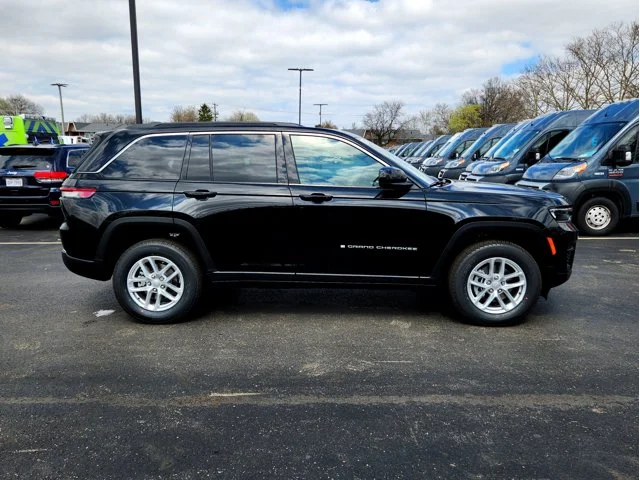Nuevos JEEP GRAND CHEROKEE at Columbus in Bob Caldwell Chrysler Jeep Dodge Ram