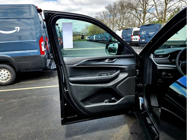 Nuevos JEEP GRAND CHEROKEE at Columbus in Bob Caldwell Chrysler Jeep Dodge Ram