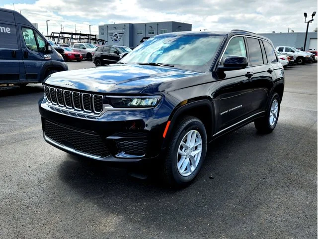 Nuevos JEEP GRAND CHEROKEE at Columbus in Bob Caldwell Chrysler Jeep Dodge Ram