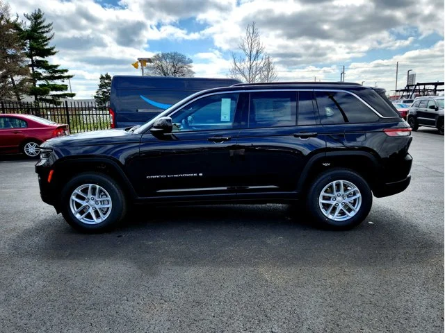 Nuevos JEEP GRAND CHEROKEE at Columbus in Bob Caldwell Chrysler Jeep Dodge Ram