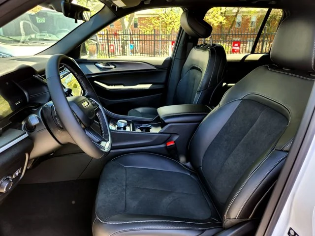 Nuevos JEEP GRAND CHEROKEE at Columbus in Bob Caldwell Chrysler Jeep Dodge Ram