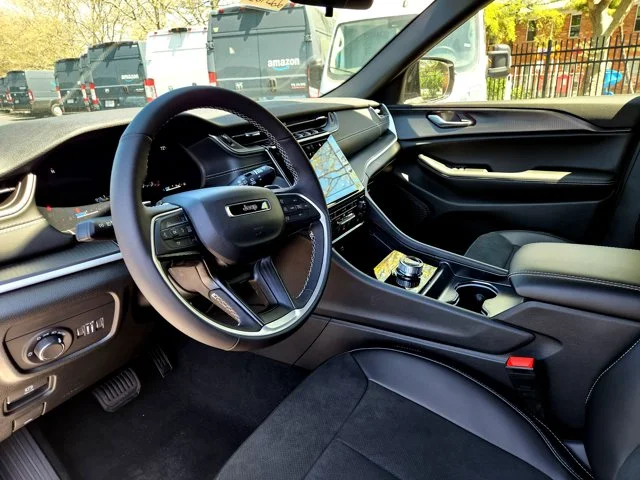 Nuevos JEEP GRAND CHEROKEE at Columbus in Bob Caldwell Chrysler Jeep Dodge Ram