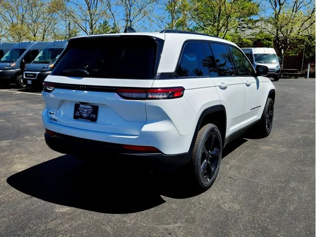 Nuevos JEEP GRAND CHEROKEE at Columbus in Bob Caldwell Chrysler Jeep Dodge Ram