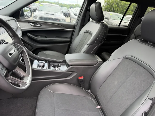 Nuevos JEEP GRAND CHEROKEE à Estados chez autogozo