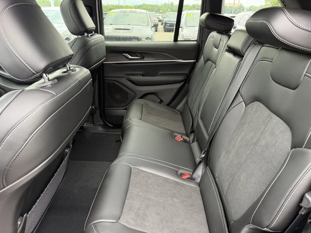Nuevos JEEP GRAND CHEROKEE à Estados chez autogozo