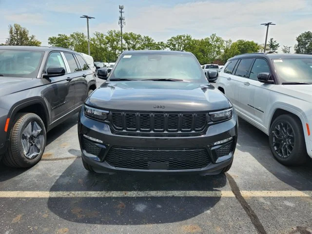 Nuevos JEEP GRAND CHEROKEE at Columbus in Bob Caldwell Chrysler Jeep Dodge Ram