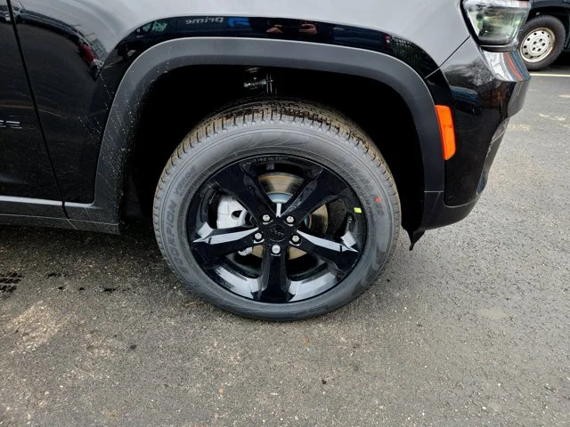 Nuevos JEEP GRAND CHEROKEE at Columbus in Bob Caldwell Chrysler Jeep Dodge Ram