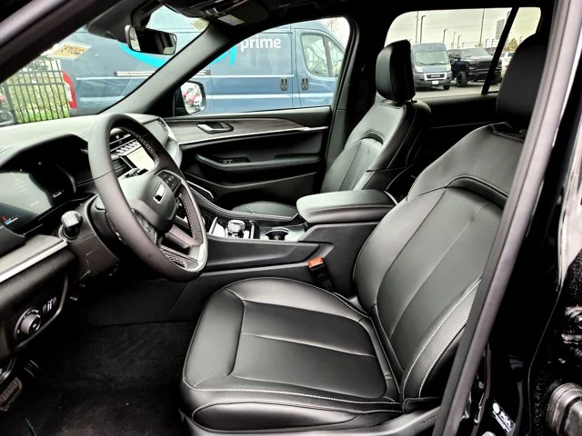 Nuevos JEEP GRAND CHEROKEE at Columbus in Bob Caldwell Chrysler Jeep Dodge Ram