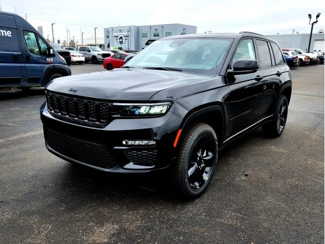 Nuevos JEEP GRAND CHEROKEE at Columbus in Bob Caldwell Chrysler Jeep Dodge Ram