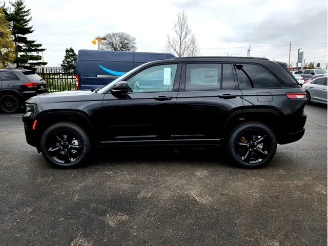 Nuevos JEEP GRAND CHEROKEE at Columbus in Bob Caldwell Chrysler Jeep Dodge Ram