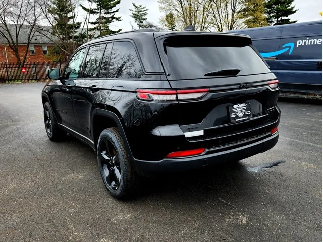 Nuevos JEEP GRAND CHEROKEE at Columbus in Bob Caldwell Chrysler Jeep Dodge Ram