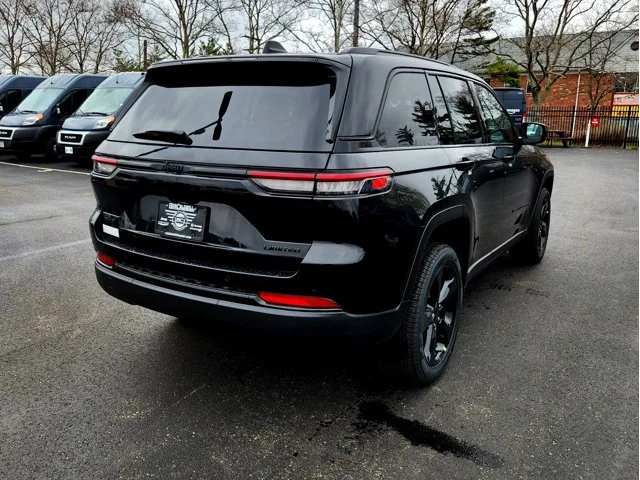 Nuevos JEEP GRAND CHEROKEE at Columbus in Bob Caldwell Chrysler Jeep Dodge Ram