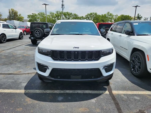 Nuevos JEEP GRAND CHEROKEE at Columbus in Bob Caldwell Chrysler Jeep Dodge Ram