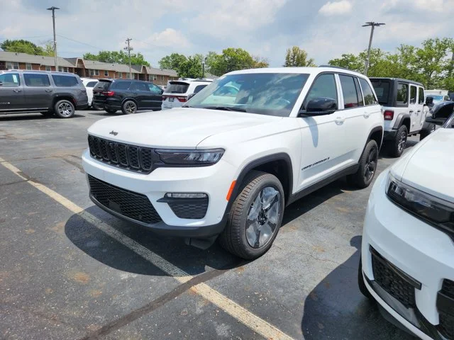Nuevos JEEP GRAND CHEROKEE at Columbus in Bob Caldwell Chrysler Jeep Dodge Ram