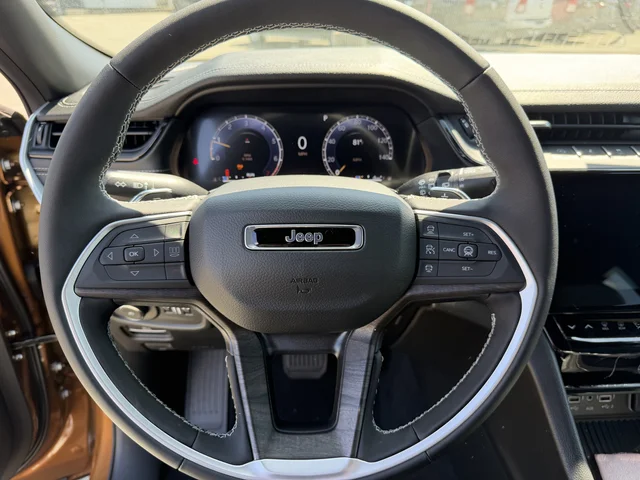 Nuevos JEEP GRAND CHEROKEE à Estados chez autogozo